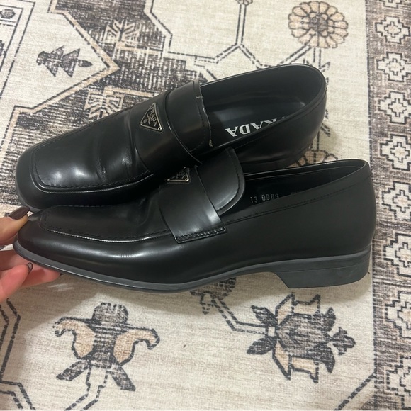 Prada Shoes! - Picture 2 of 7